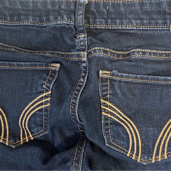Hollister Ladies Jeans - Picture 5 of 7